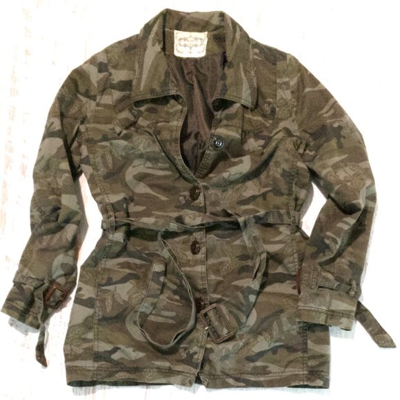 Sugar Lips Jackets & Blazers - Pre-🖤 Sugar Lips Belted Short Camo Trenchcoat